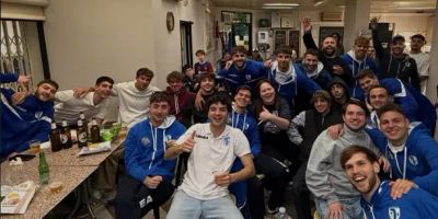 Momenti di relax al bar della squadra